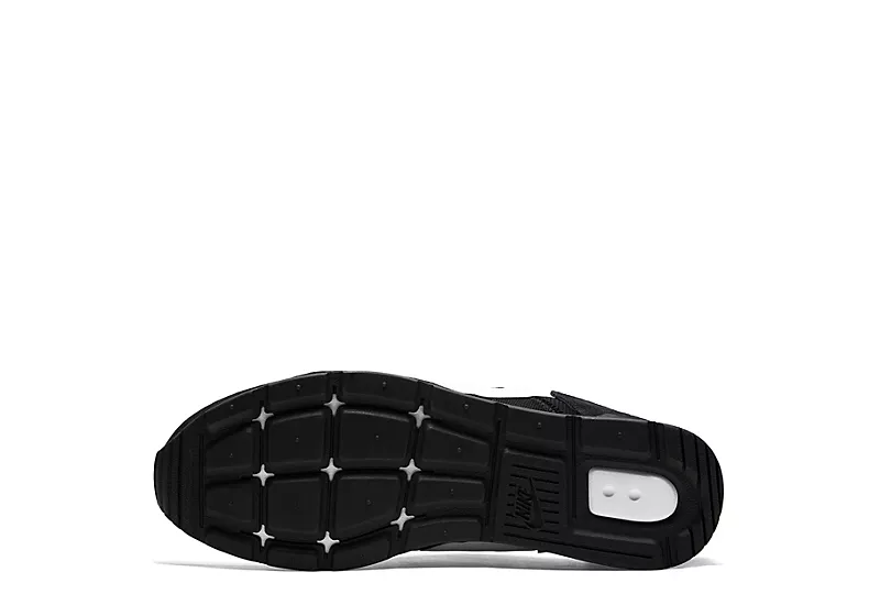 Nike Mens Venture Runner Sneaker - Black 8 Nike Mens Venture Runner Sneaker - Black - Image 6